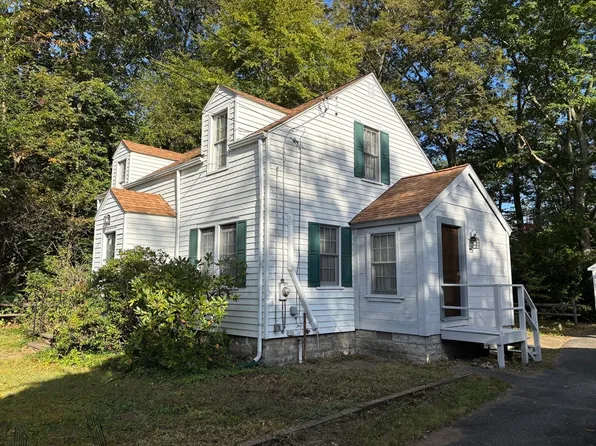 95 Mount Pleasant Ave, West Springfield, MA 01089