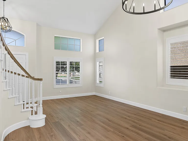 6266 Silverbridge St — Photo 5