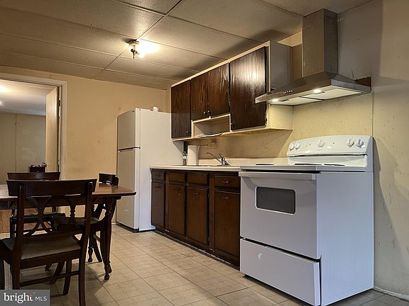 5th image of 129 E High St APT A