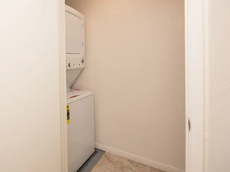 3706 Yale Dr — Photo 9
