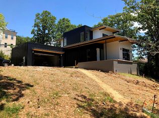 2014 W Maine St, Fayetteville, AR 72701