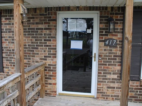3rd image of 417 Cunningham Ln