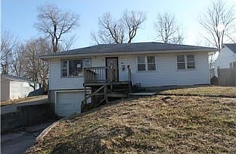 3rd image of 1027 E Smith Ave