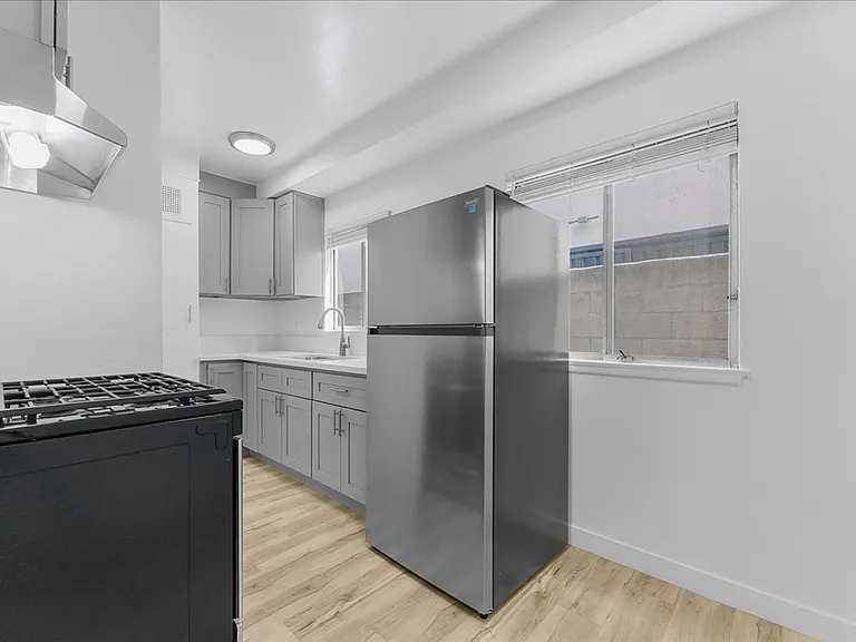 12250 Grevillea Ave #B — Photo 3