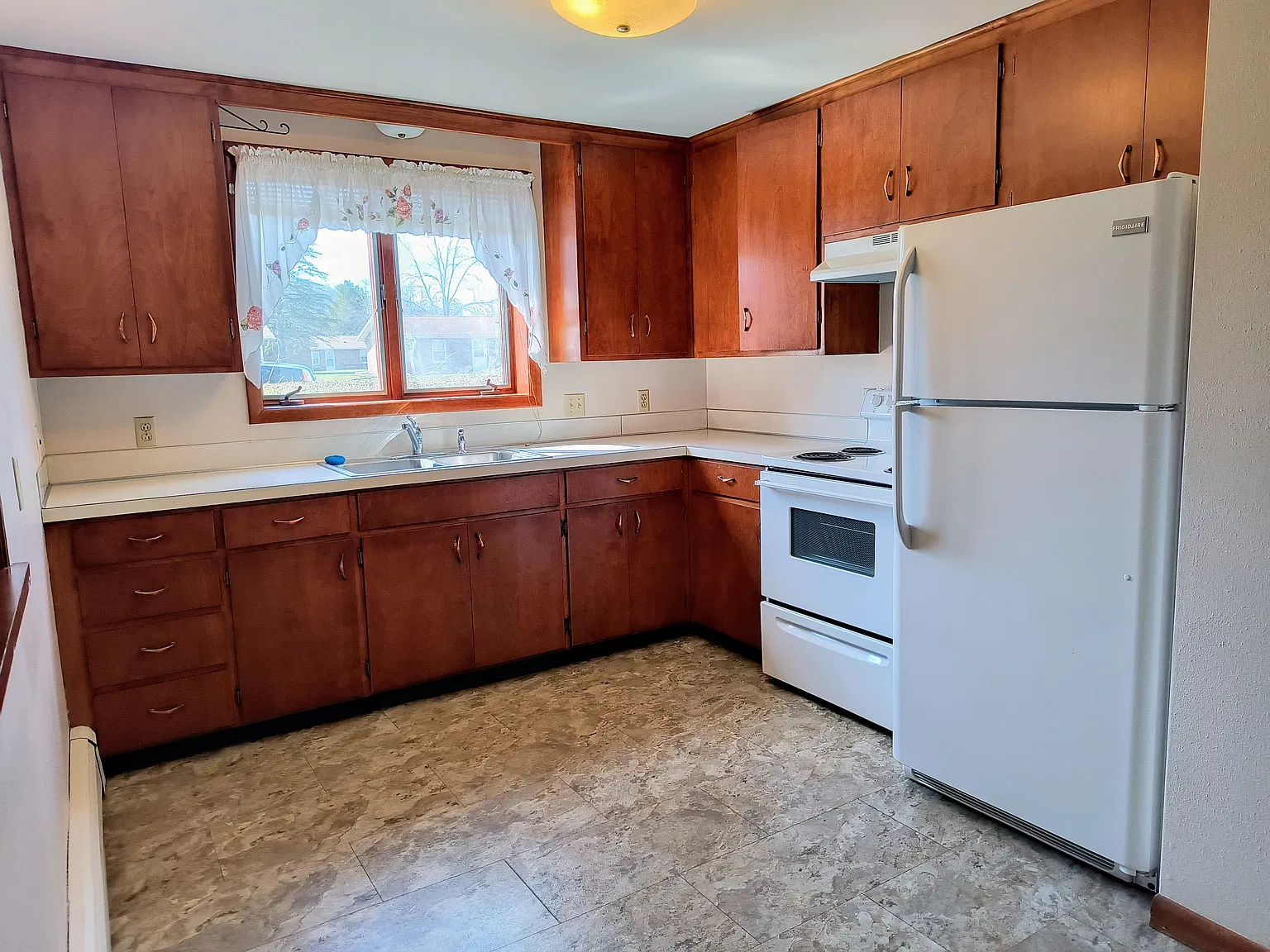 2 bed, 800 sqft, $800 — Photo 2