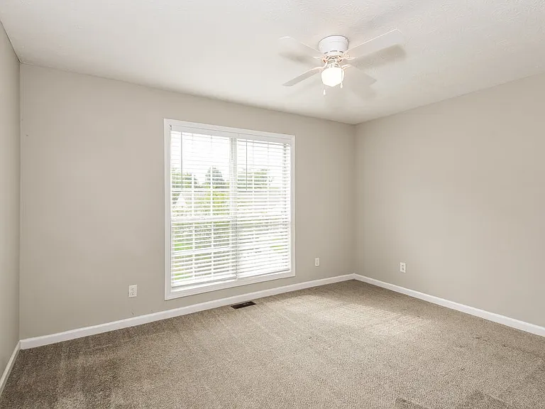 3042 Lexington Ave — Photo 14