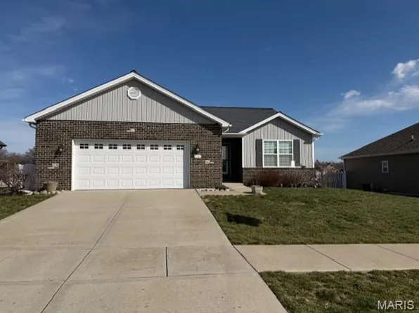 2527 Welsch Dr, Shiloh, IL 62221