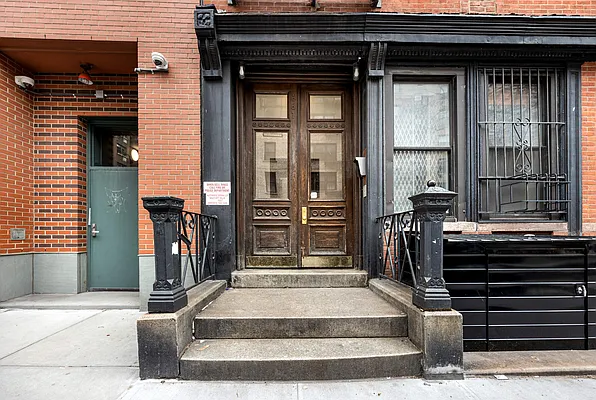 Rented by Compass | media 9