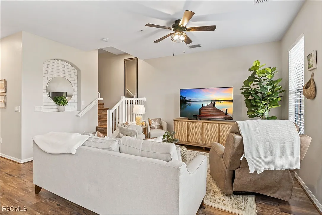 3 bed, 2.5 bath, 1637 sqft, $5,400 — Photo 4