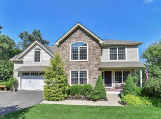 2 Chincopee Rd, Lake Hopatcong, NJ 07849