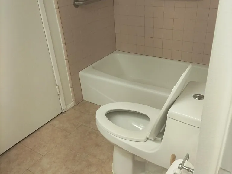 4445 Robbins St — Photo 11