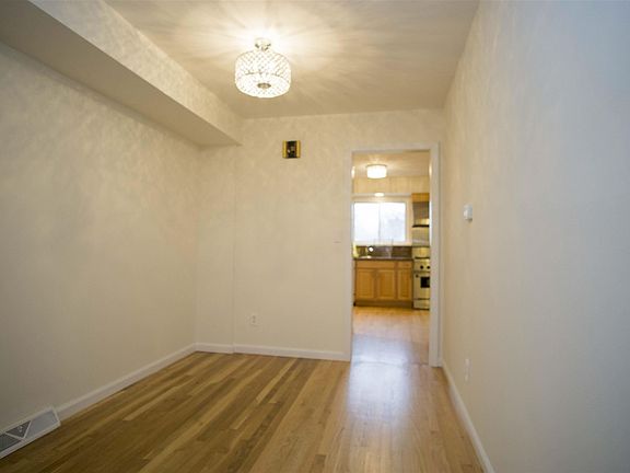 5th image of 34 Waldo Ave APT 2
