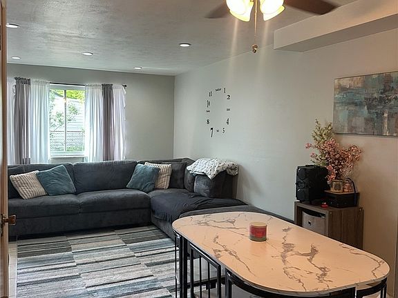 4th image of 797 Babbitt Rd APT 30