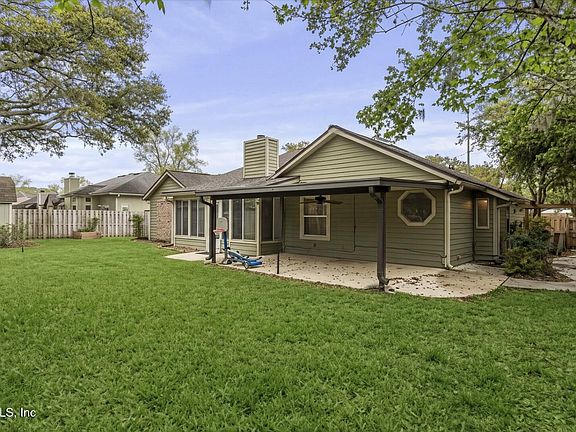 3rd image of 2619 FIVE FORKS Court