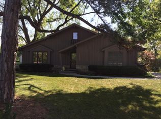 8931 W Layton Ave, Greenfield, WI 53228