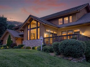 1700 Richfield Rd, Liberty, MO 64068