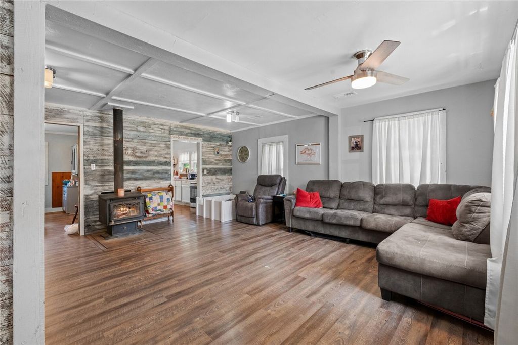 901 W Cherokee St, Jay, OK - More