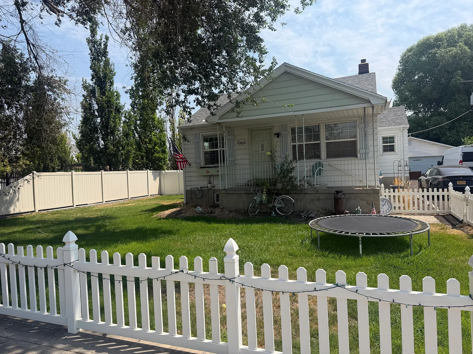 2 bed, 900 sqft, $1,950 — Photo 2