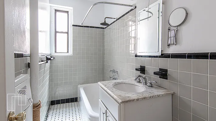 Rented by Garfield Realty  | media 27