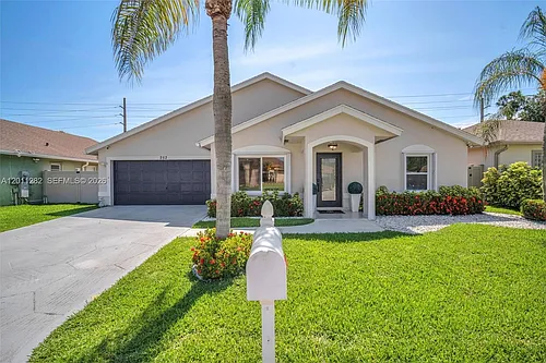 252 Malibu Cir Photo 1