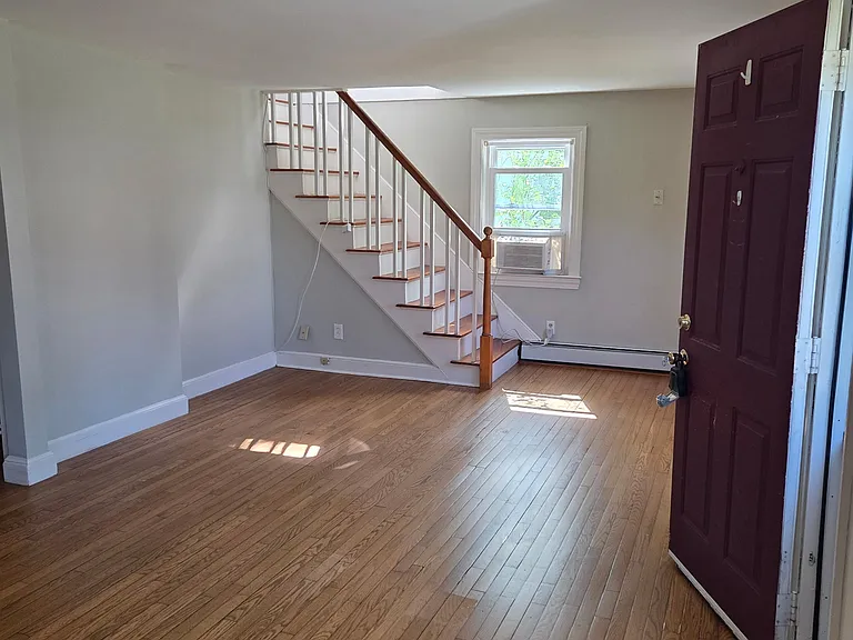54 Park Dr — Photo 3