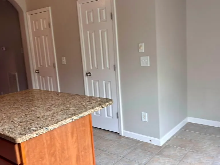 100 Stratford Lakes Dr #105 — Photo 7