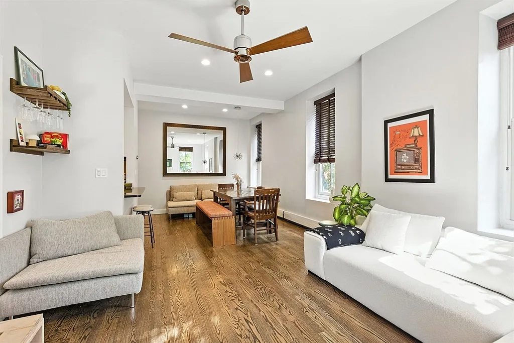 2 bed, 1.0 bath, 800 sqft, $4,250 — Photo 1