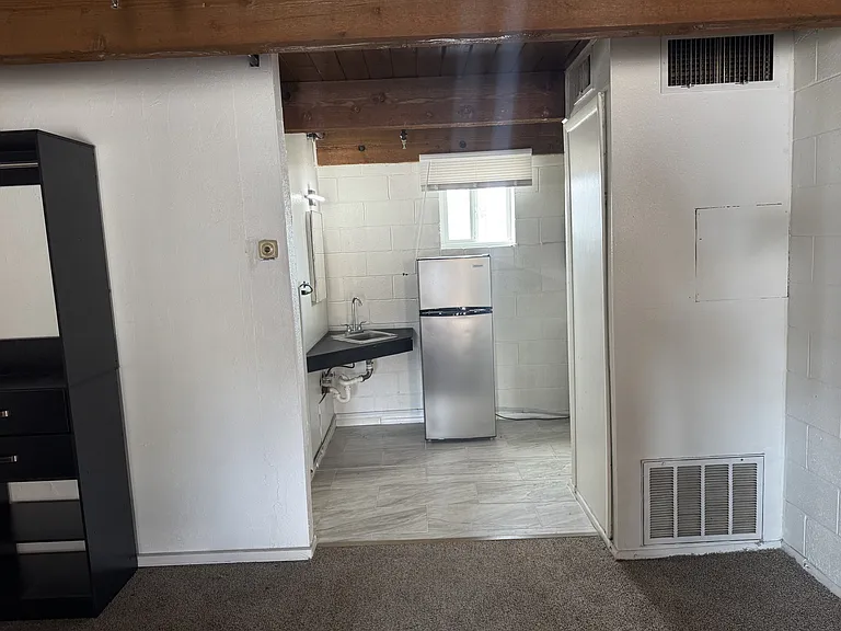 340 6th St #23 — Photo 3