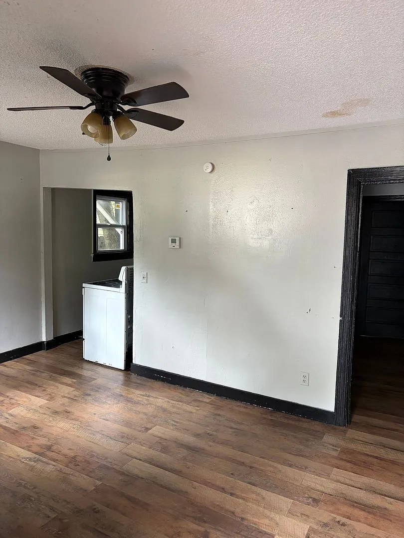 Bermudez - 906 (CBC) — Photo 4