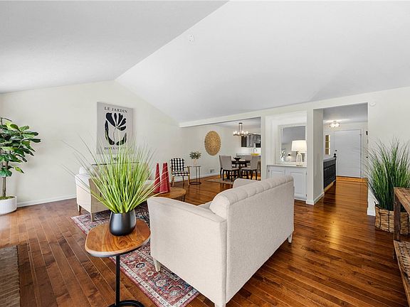 4th image of 46 Creek Rdg