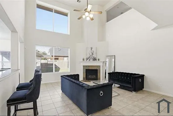 5 bed, 3521 sqft, $3,200 — Photo 4