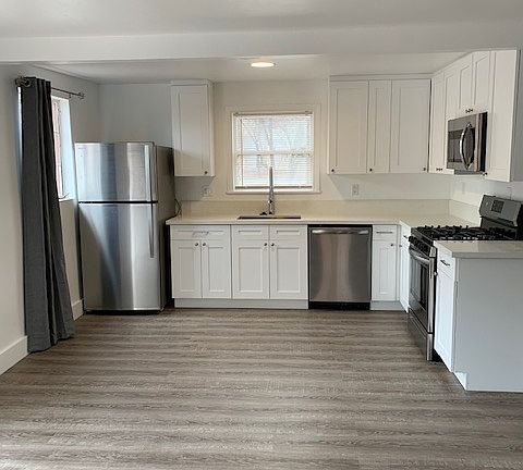 4th image of 3737 E 5th St APT 17