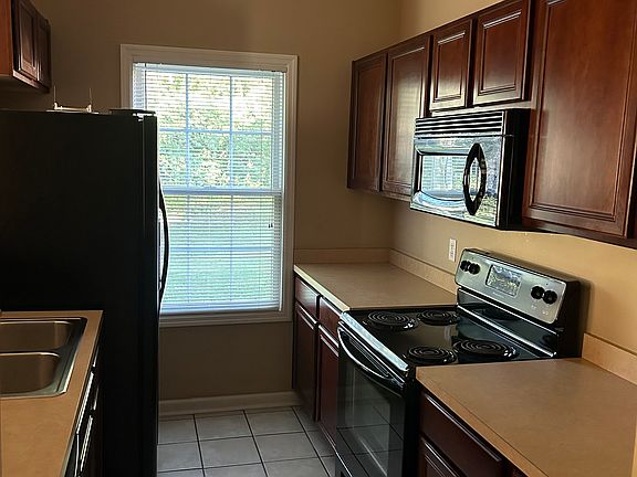 4th image of 874 Melanie Ln #874