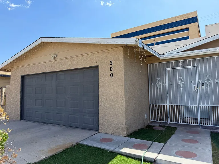 200 Ramsey St — Photo 16