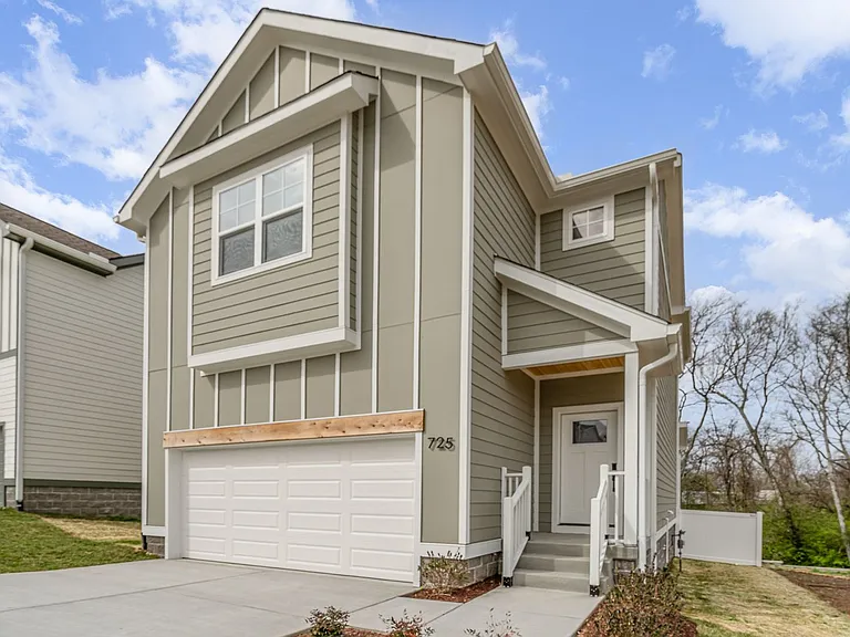 725 Caraway Ln — Photo 2