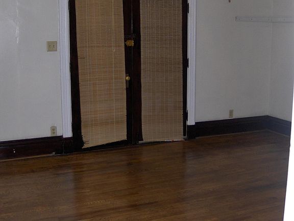 4th image of 305 N 1st St Floor 1