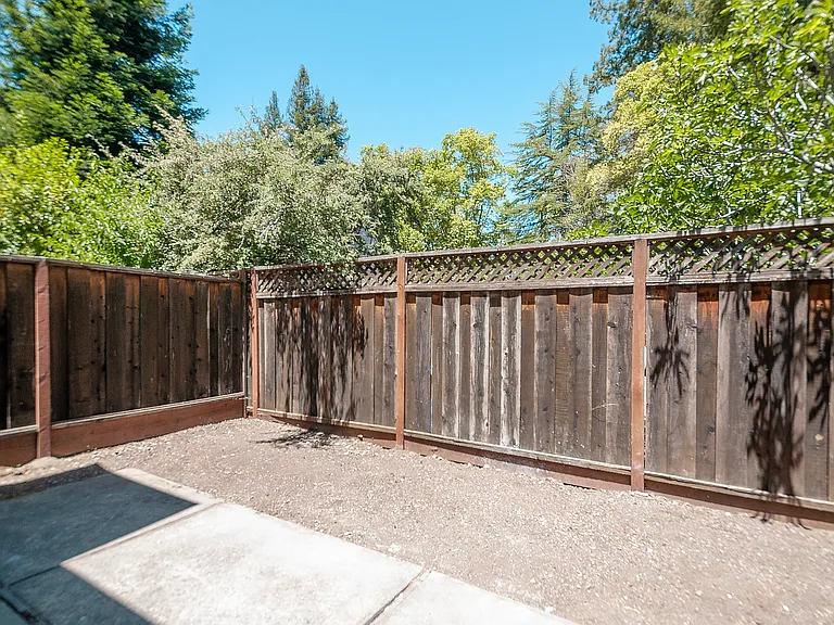 235 Ashley Cir — Photo 23