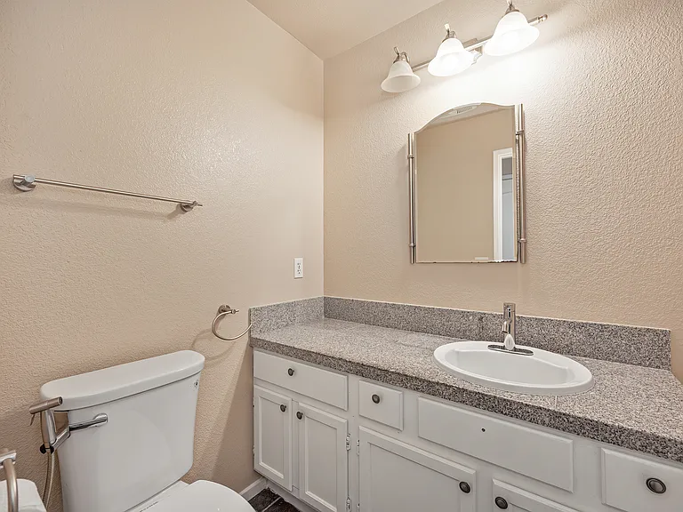 720 Donovan Ct — Photo 15