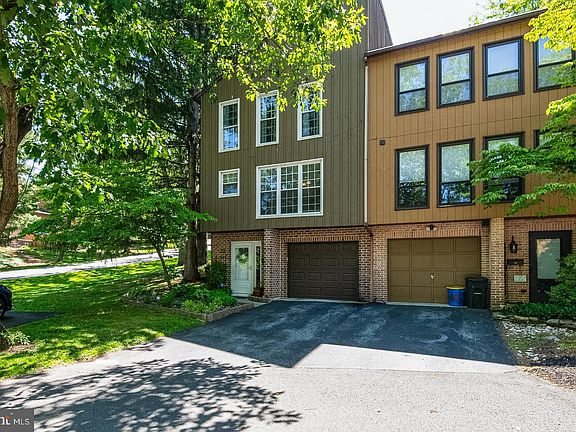 2nd image of 66 Winged Foot Dr