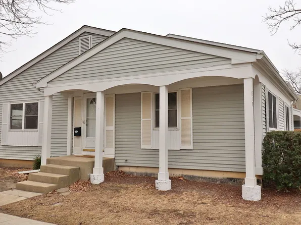 819 Mansfield Ct, Schaumburg, IL 60194