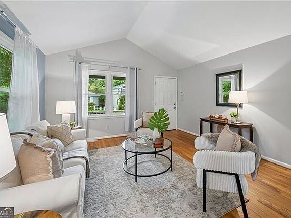 5th image of 2580 Forrest Ave NW