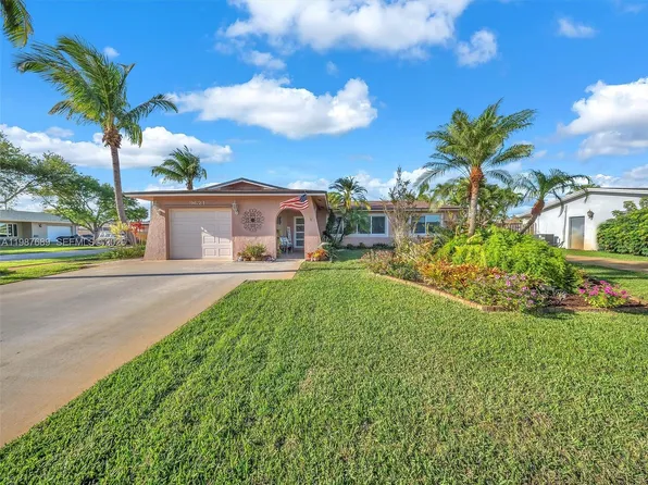9621 NW 8th St, Pembroke Pines, FL 33024