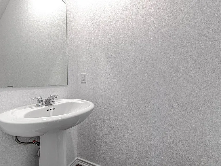 2704 Shimsham Dr — Photo 17