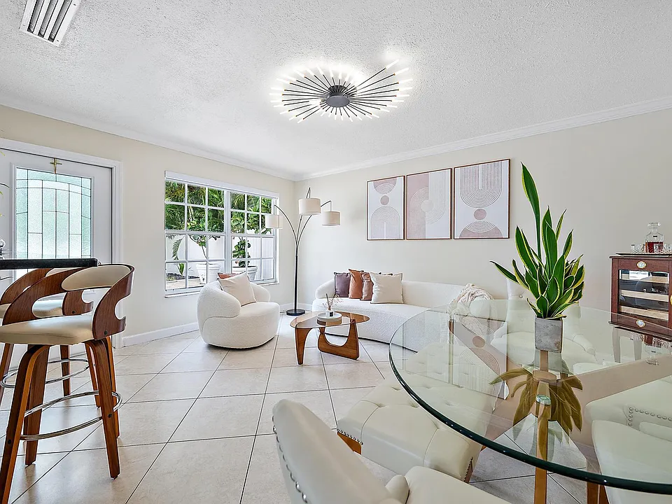 904 Ortega Rd