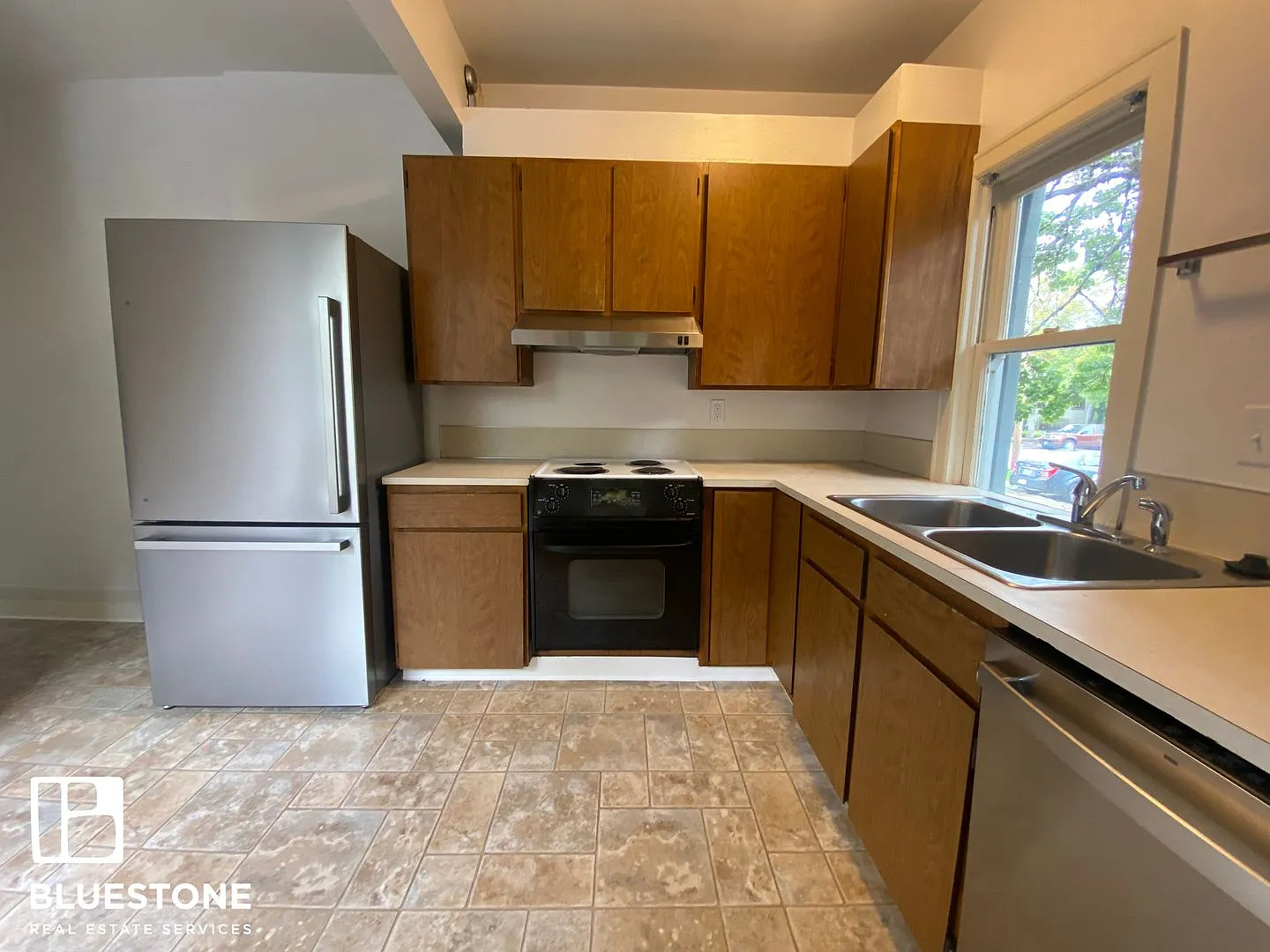 Special: First Month Rent Free! 4 Bedroom W/ Bonus Room In The Heart Of Corvallis! — Photo 3