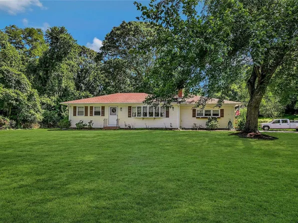 76 Bayberry Road, Wading River, NY 11792