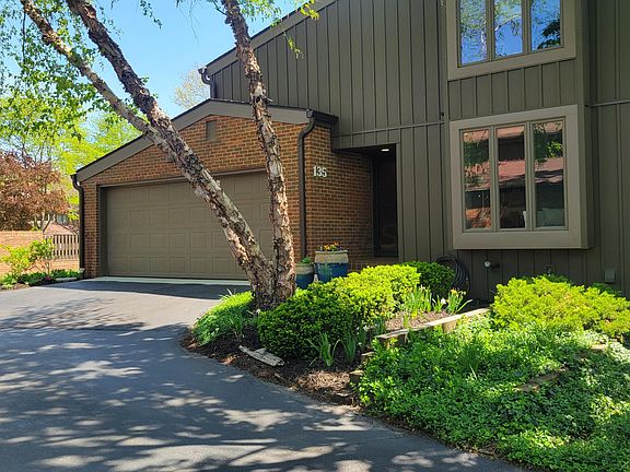 3rd image of 135 Glen Cir