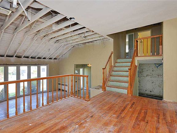 5th image of 52 Sherrard St