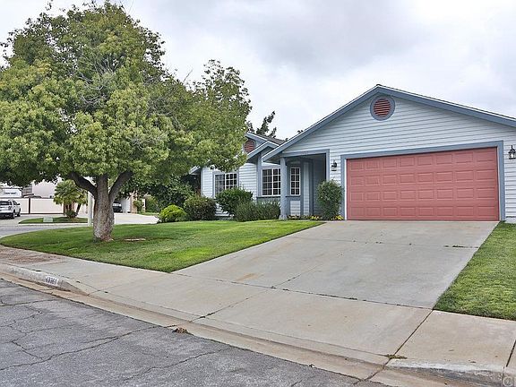 3rd image of 13361 Lantana Ave
