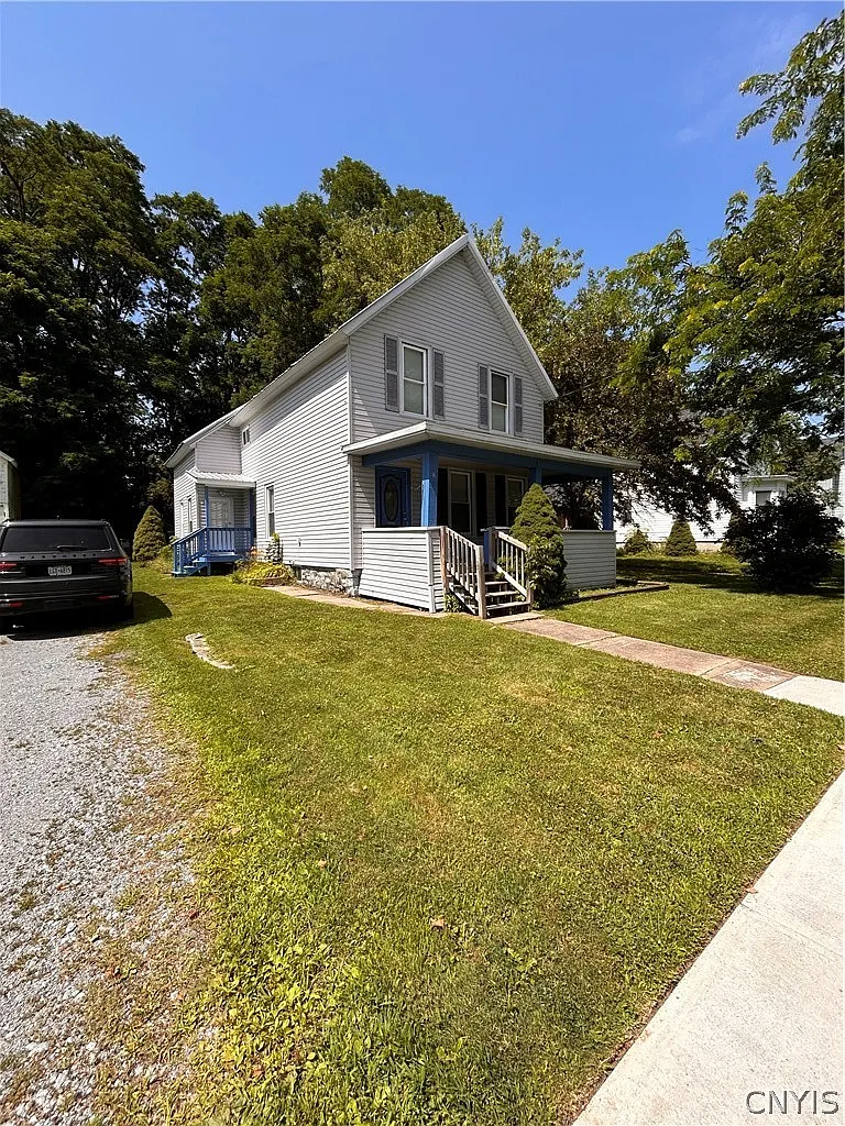 3 bed, 1.5 bath, 1510 sqft, $1,700 — Photo 3
